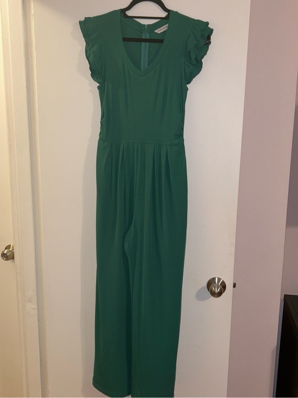 Sleeveless Emerald Green V-Neck Jumpsuit with Ruffle Shoulders